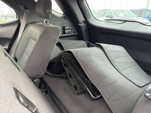 Used 2020 Chevrolet Equinox LT FWD image 34