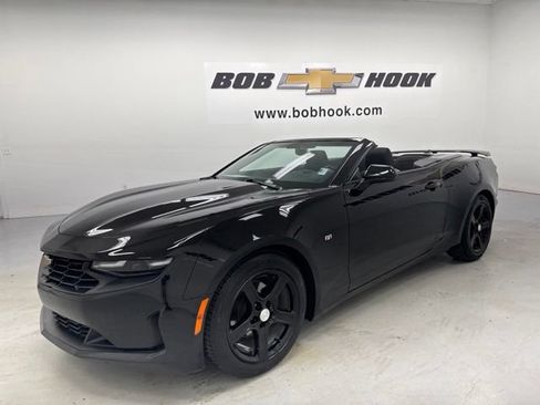 Used 2019 Chevrolet Camaro LT RWD image 7
