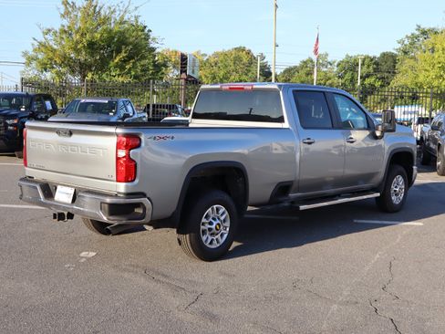 Used 2025 Chevrolet Silverado 2500 LT w/ Convenience Package AWD/4WD image 10