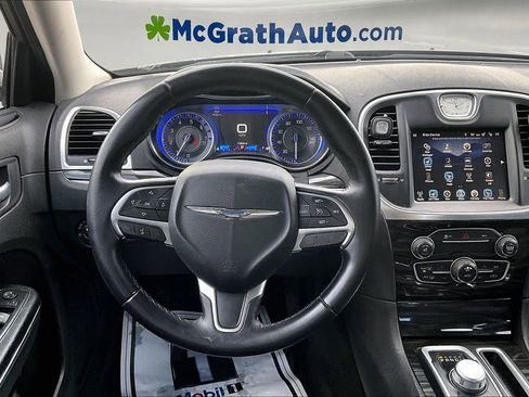 Used 2016 Chrysler 300 Limited w/ Driver Convenience Group image 9
