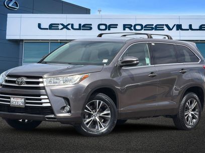 Used 2019 Toyota Highlander Plus w/ Carpet Mat Package (TMS)