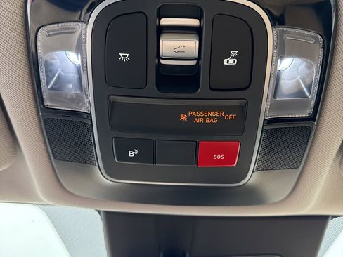 Used 2025 Hyundai Sonata Limited image 32