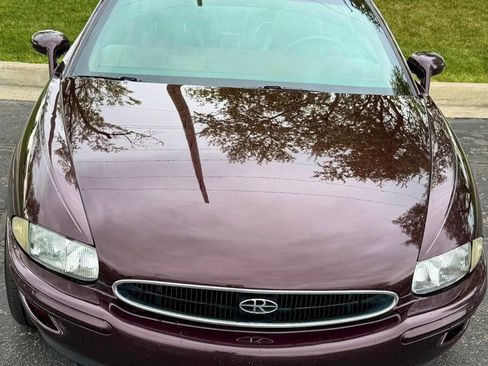 Used 1995 Buick Riviera Supercharged Coupe FWD image 3