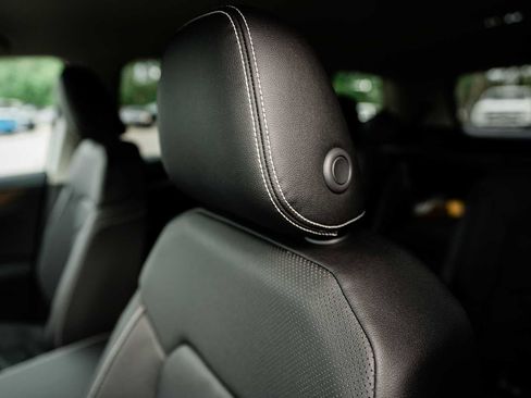 New 2025 Volkswagen Atlas SE image 32