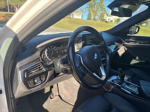 Used 2018 BMW 530i xDrive image 27