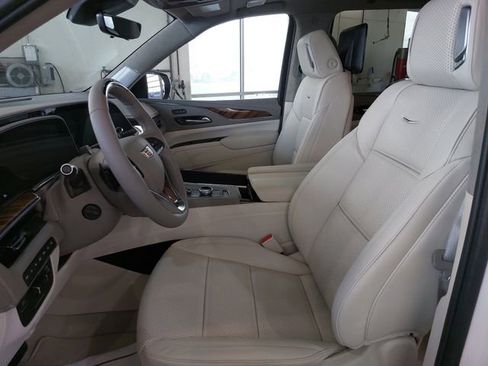 Certified 2024 Cadillac Escalade Sport Platinum image 17