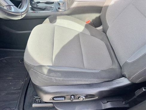 Used 2021 Chevrolet Traverse LT image 10