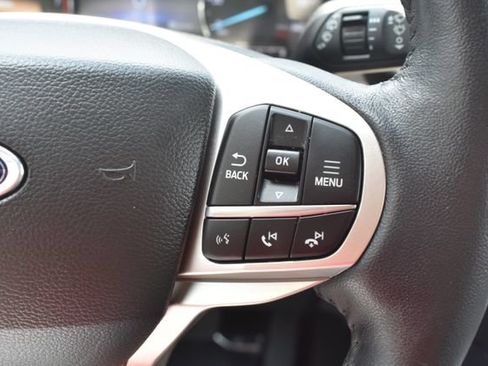 Used 2023 Ford Explorer XLT AWD/4WD image 22