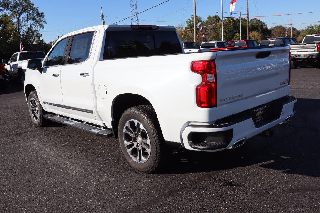 New 2026 Chevrolet Silverado 1500 High Country w/ Technology Package AWD/4WD image 3