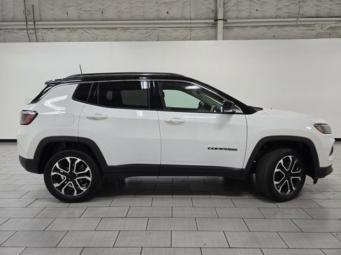 Used 2022 Jeep Compass Limited AWD/4WD image 17