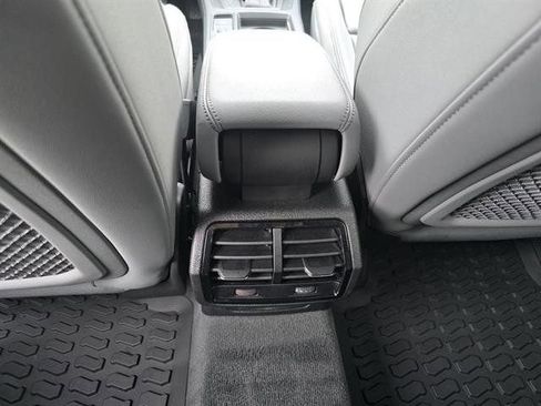 New 2025 Audi Q3 2.0T Premium image 18