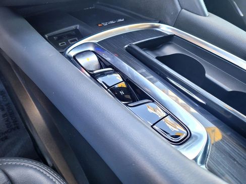 Used 2024 Buick Enclave Premium image 15