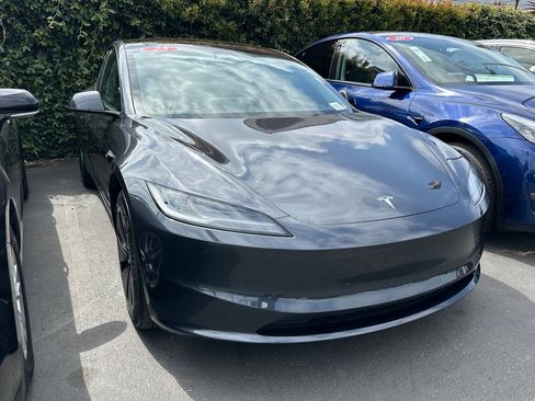 Used 2025 Tesla Model 3 Long Range RWD image 2