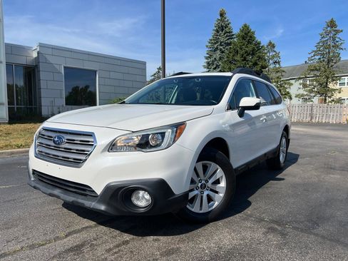 Used 2017 Subaru Outback 2.5i Premium AWD/4WD image 1