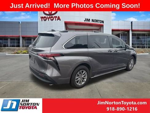 Used 2021 Toyota Sienna LE FWD image 7