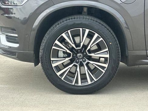 Certified 2023 Volvo XC90 T8 Plus image 32