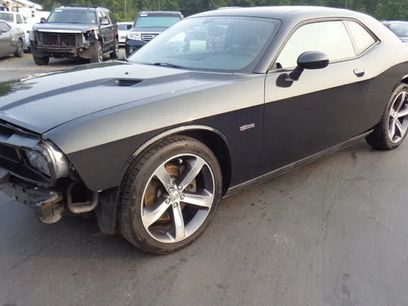 Used 2014 Dodge Challenger SXT