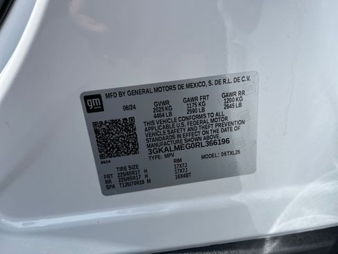 Used 2024 GMC Terrain SLE FWD image 29
