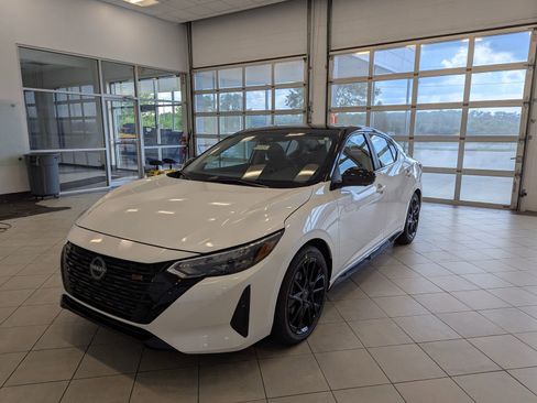 New 2025 Nissan Sentra SR w/ SR Premium Package image 7