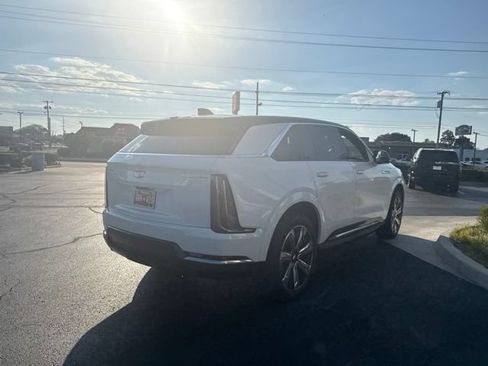 Used 2025 Cadillac Escalade IQ Luxury 2 AWD/4WD image 13