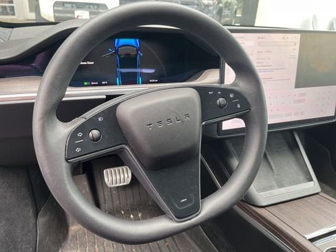 Used 2022 Tesla Model S image 8