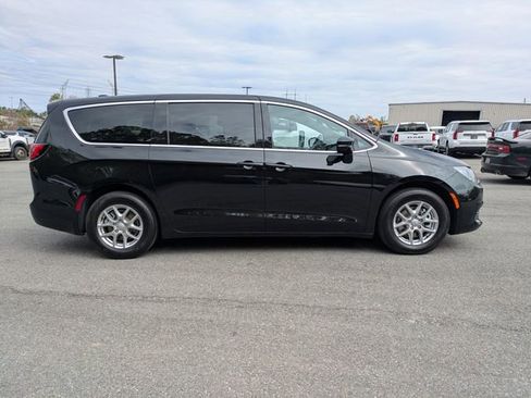 New 2026 Chrysler Voyager LX image 3