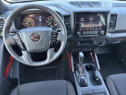 Used 2022 Nissan Frontier PRO-4X AWD/4WD image 18