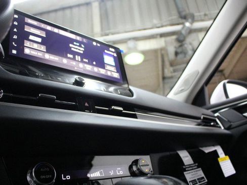 New 2026 Mitsubishi Outlander ES image 12