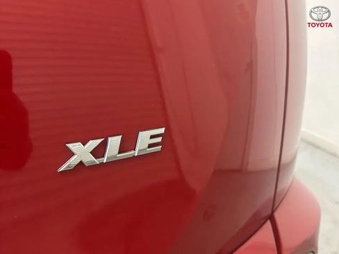 Used 2017 Toyota RAV4 XLE w/ Carpet Mat Package FWD image 36