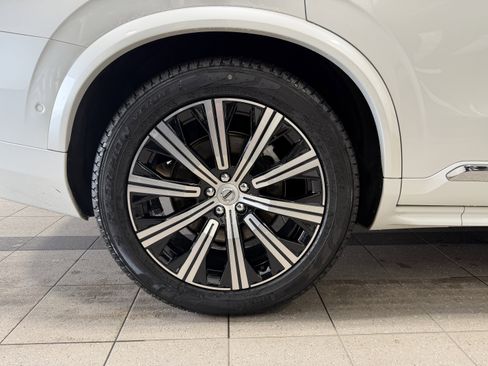 Used 2023 Volvo XC90 B6 Ultimate w/ Lounge Package AWD/4WD image 8