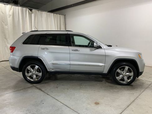 Used 2013 Jeep Grand Cherokee Limited AWD/4WD image 12