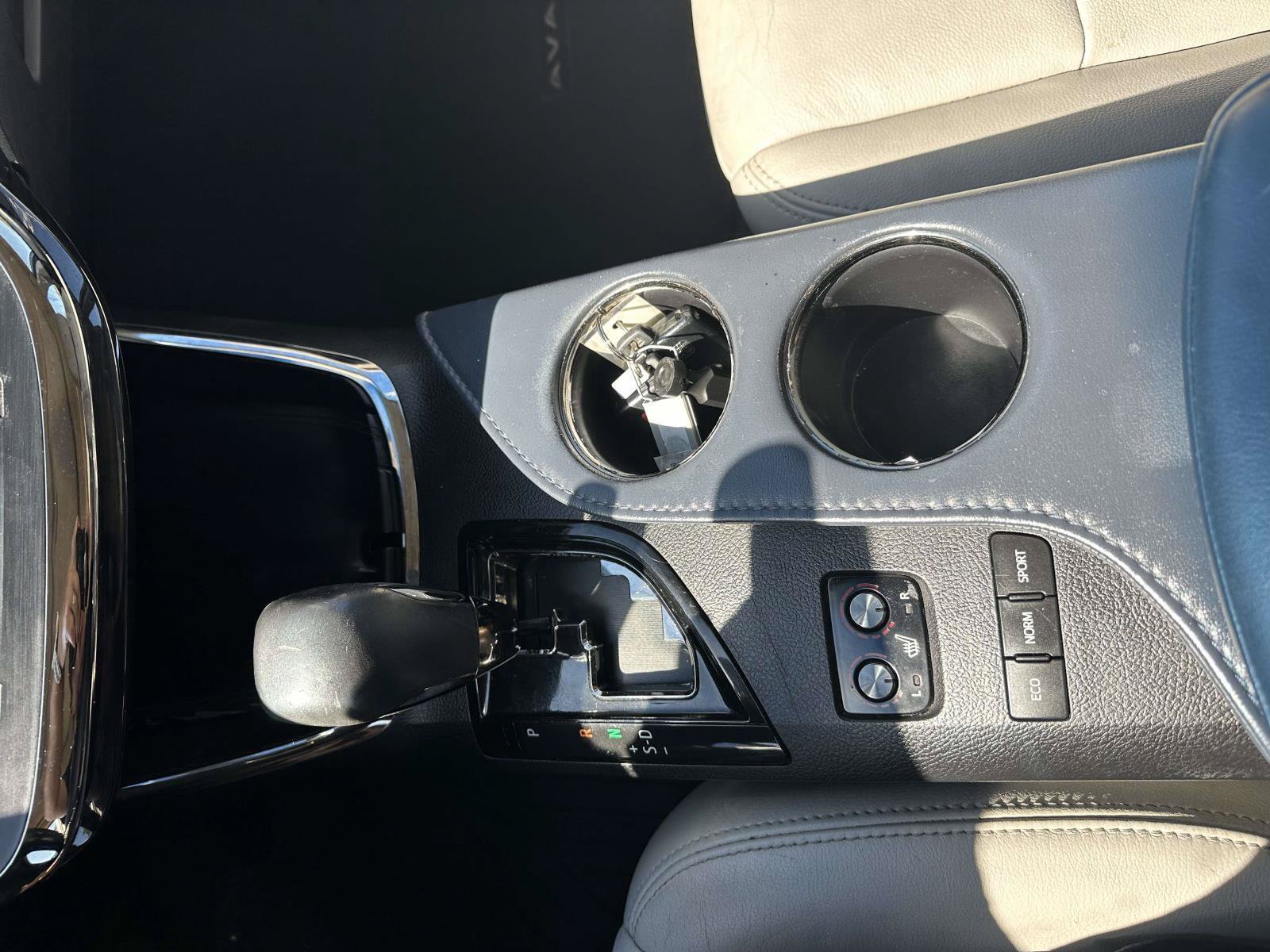 Used 2014 Toyota Avalon XLE Touring FWD image 17