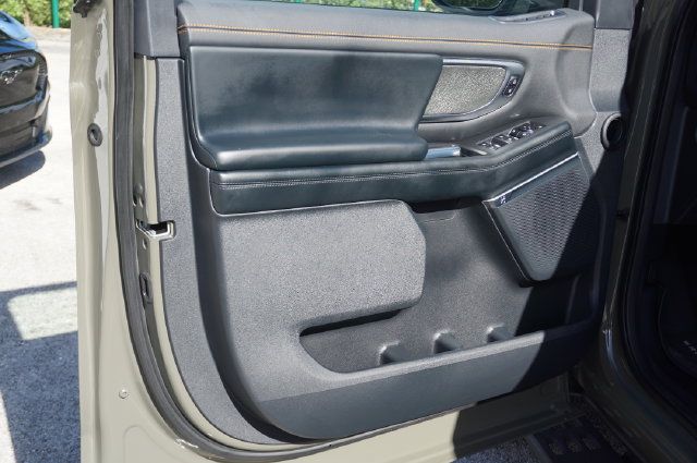 Used 2025 Ford Expedition Tremor AWD/4WD image 30