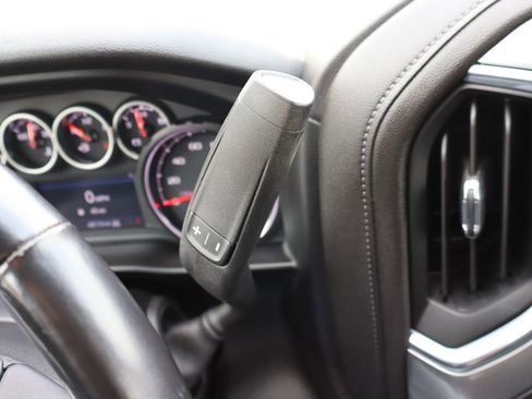 Used 2022 Chevrolet Silverado 1500 LT AWD/4WD image 9