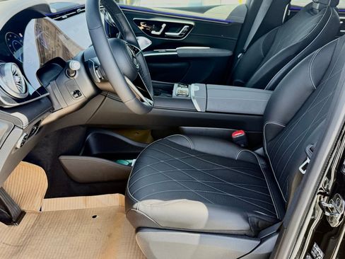 New 2026 Mercedes-Benz EQS 550 4MATIC SUV image 19