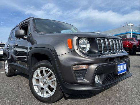 Used 2020 Jeep Renegade Latitude w/ Cold Weather Group image 2