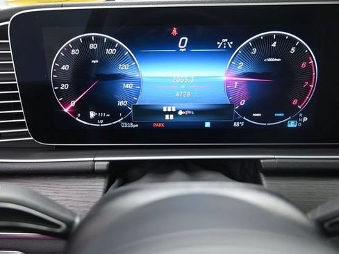 Used 2026 Mercedes-Benz GLS 450 4MATIC image 10
