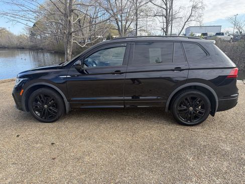 Used 2022 Volkswagen Tiguan SE R-Line image 6