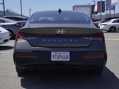 Used 2025 Hyundai Elantra SEL FWD image 5