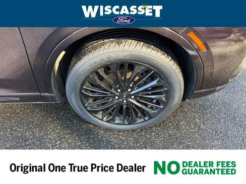 Used 2023 Lincoln Corsair AWD w/ Equipment Group 101A image 27