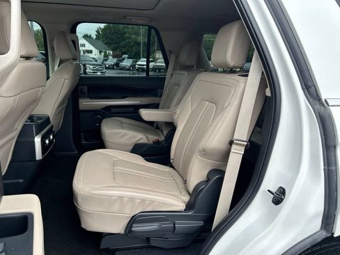 Used 2023 Ford Expedition Limited AWD/4WD image 17
