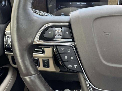 Used 2023 Lincoln Navigator Reserve image 27