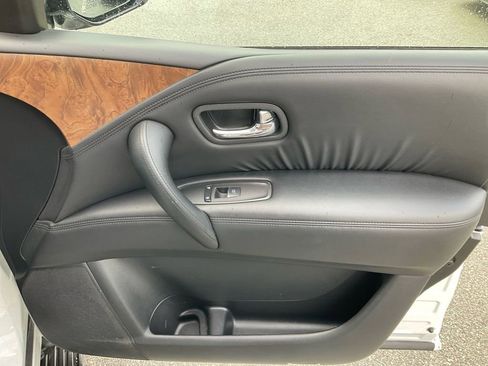 Used 2022 Nissan Armada SL image 28