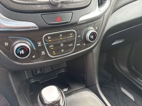 Used 2018 Chevrolet Equinox Premier image 25
