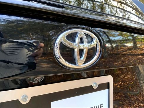 Used 2023 Toyota RAV4 XLE image 59