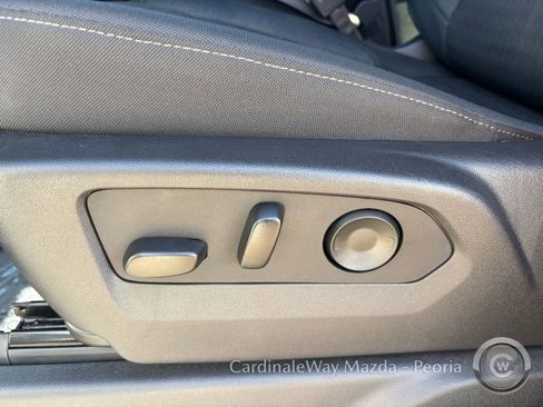 Used 2025 GMC Sierra 1500 SLE image 14