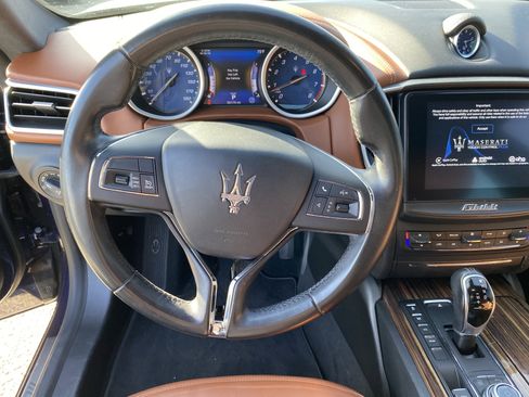 Used 2017 Maserati Ghibli RWD image 12