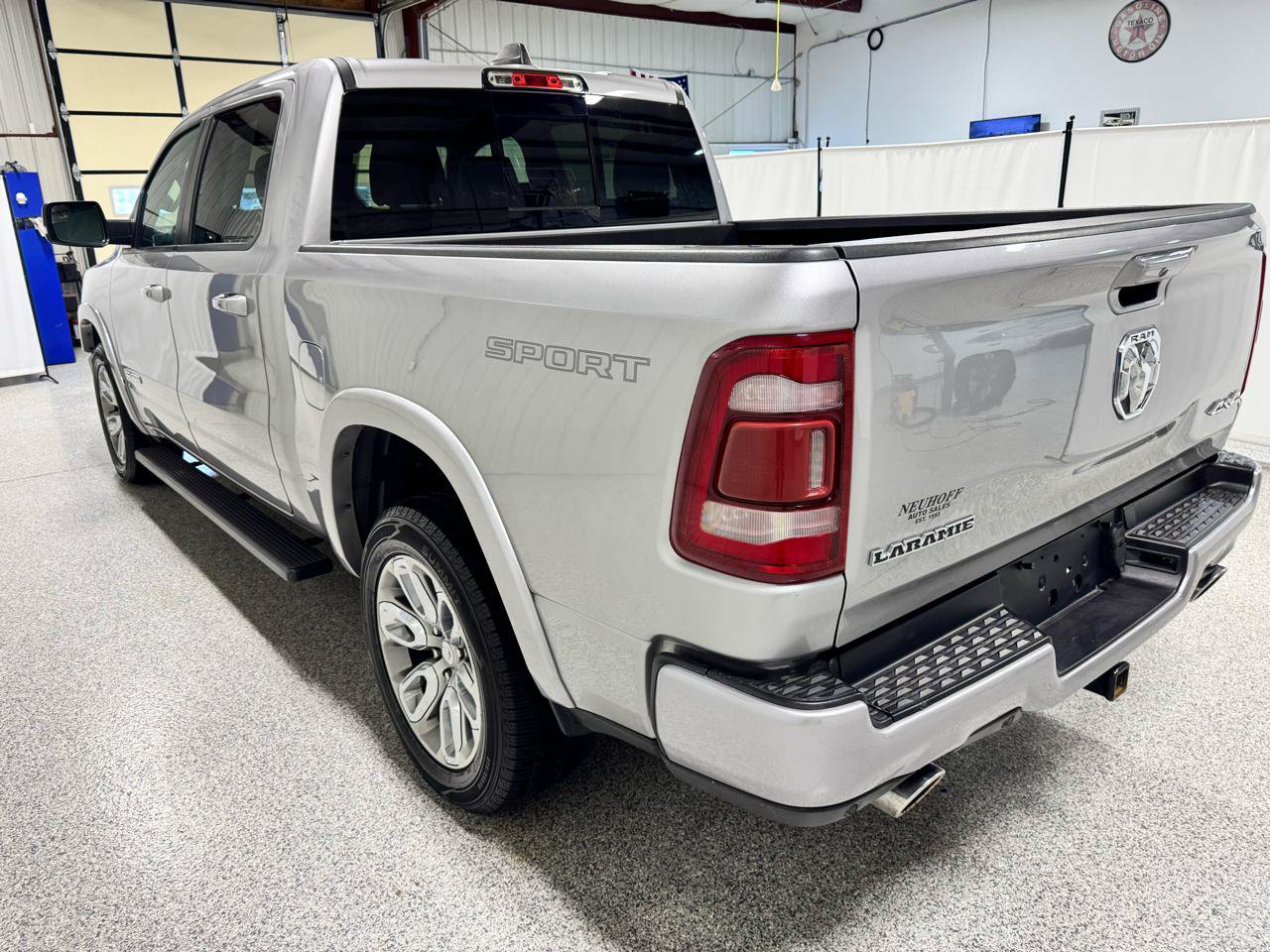 Used 2021 RAM 1500 Laramie w/ Sport Appearance Package AWD/4WD image 6