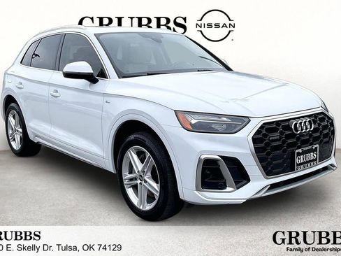 Used 2023 Audi Q5 e Premium Plus w/ Premium Plus Package AWD/4WD image 1