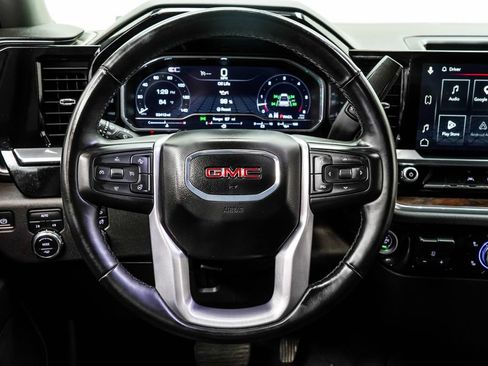 Used 2025 GMC Sierra 1500 SLT AWD/4WD image 22